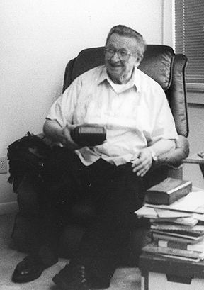 https://www.archmil.org/ArchMil/Images/reorg/Lesniewski.jpg